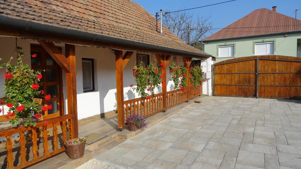 Gerendas Vendeghaz Hotel Egerszalók Cameră foto